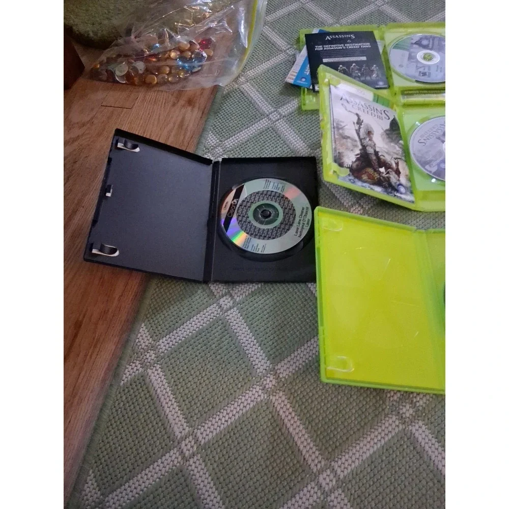 Xbox 360 Game Lot 5 Games . Assassins,Assassin's, Call Of Duty